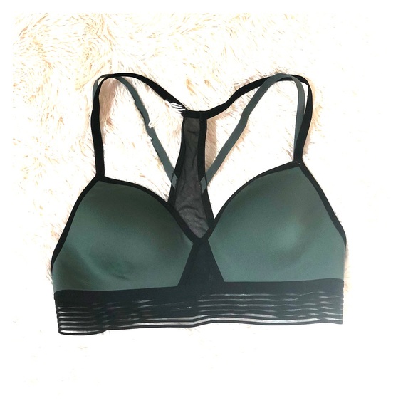 SOLD NWOT Victoria Sport Bra - Picture 4 of 6